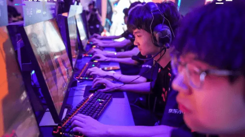 S15全球总决赛瑞士轮赛制揭幕：AL对战HLE上演LPL与LCK对决，TES对阵G2引爆焦点战